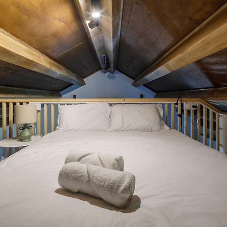 Hermoso Molino Restaurado A Pie Del Rio En Vigo Exterior foto