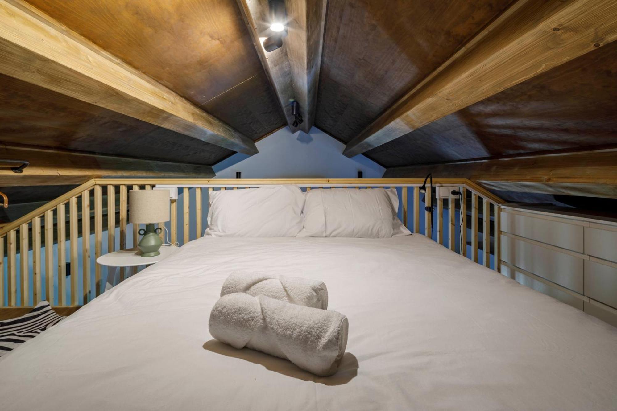Hermoso Molino Restaurado A Pie Del Rio En Vigo Exterior foto